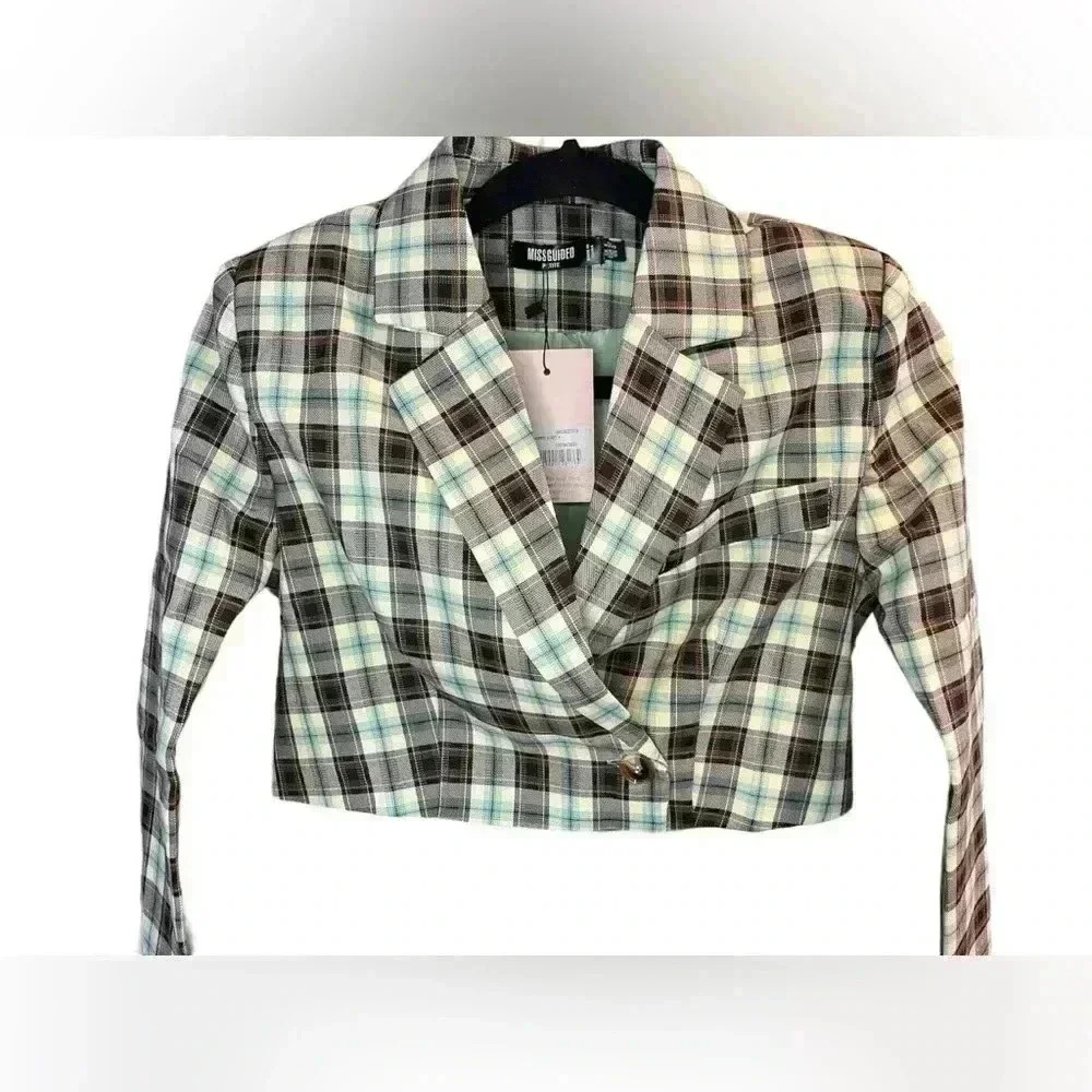 ASOS MISGUIDED PETITE SIZE 0. Plaid cropped blazer with button front. NWT - Picture 5 of 9